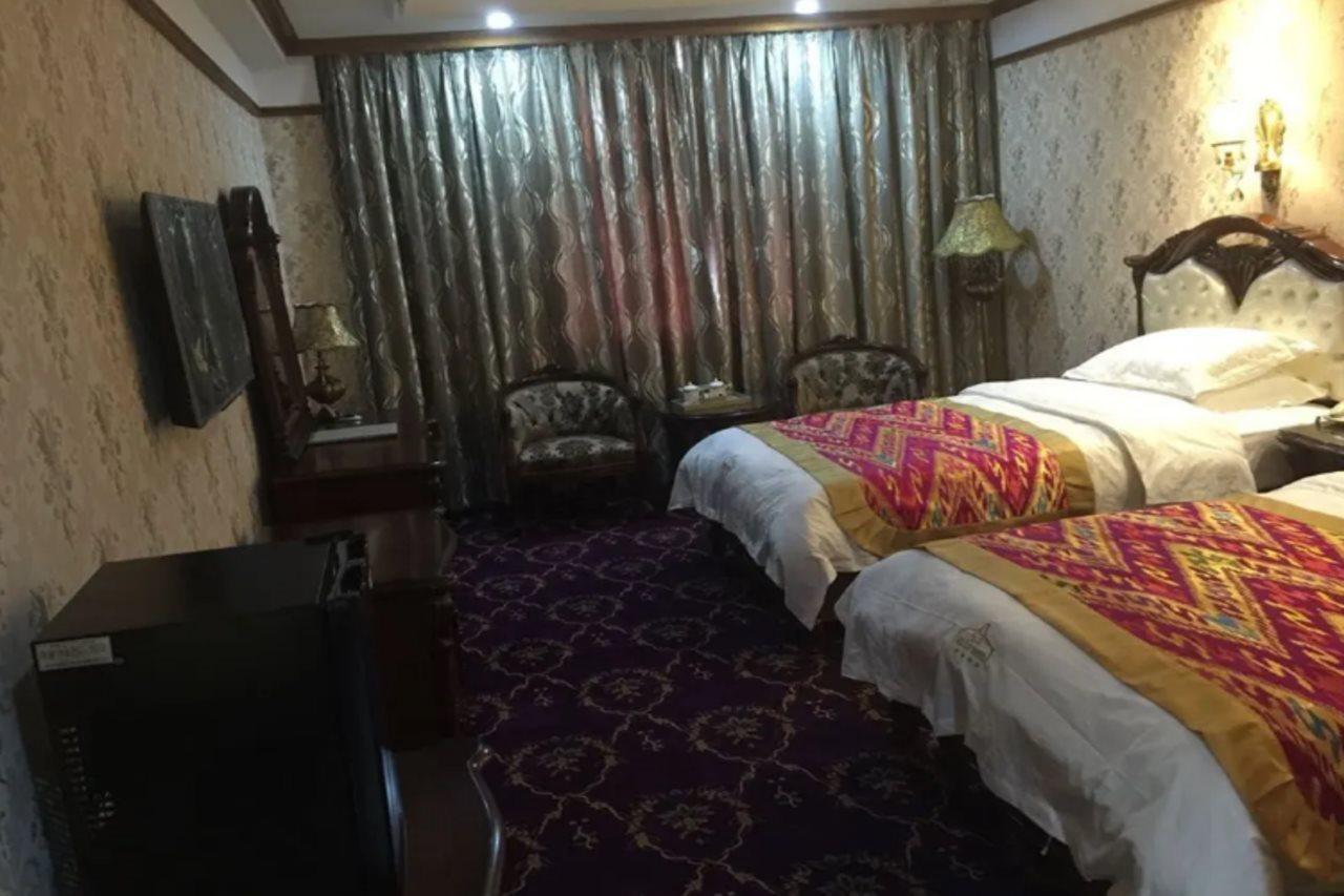 Nurlan Hotel Кашгар Екстер'єр фото