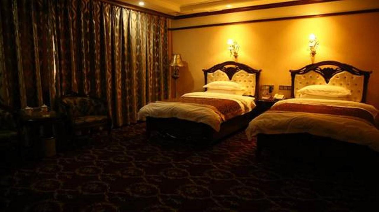 Nurlan Hotel Кашгар Екстер'єр фото