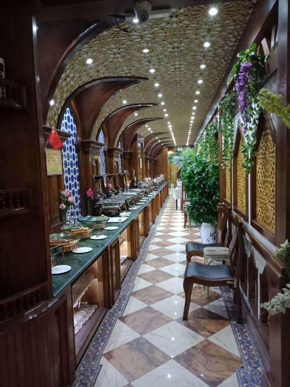 Nurlan Hotel Кашгар Екстер'єр фото