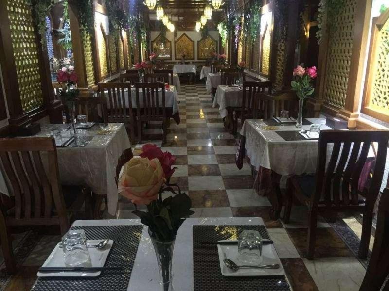 Nurlan Hotel Кашгар Екстер'єр фото